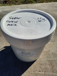 15 pound bucket of super grow mix